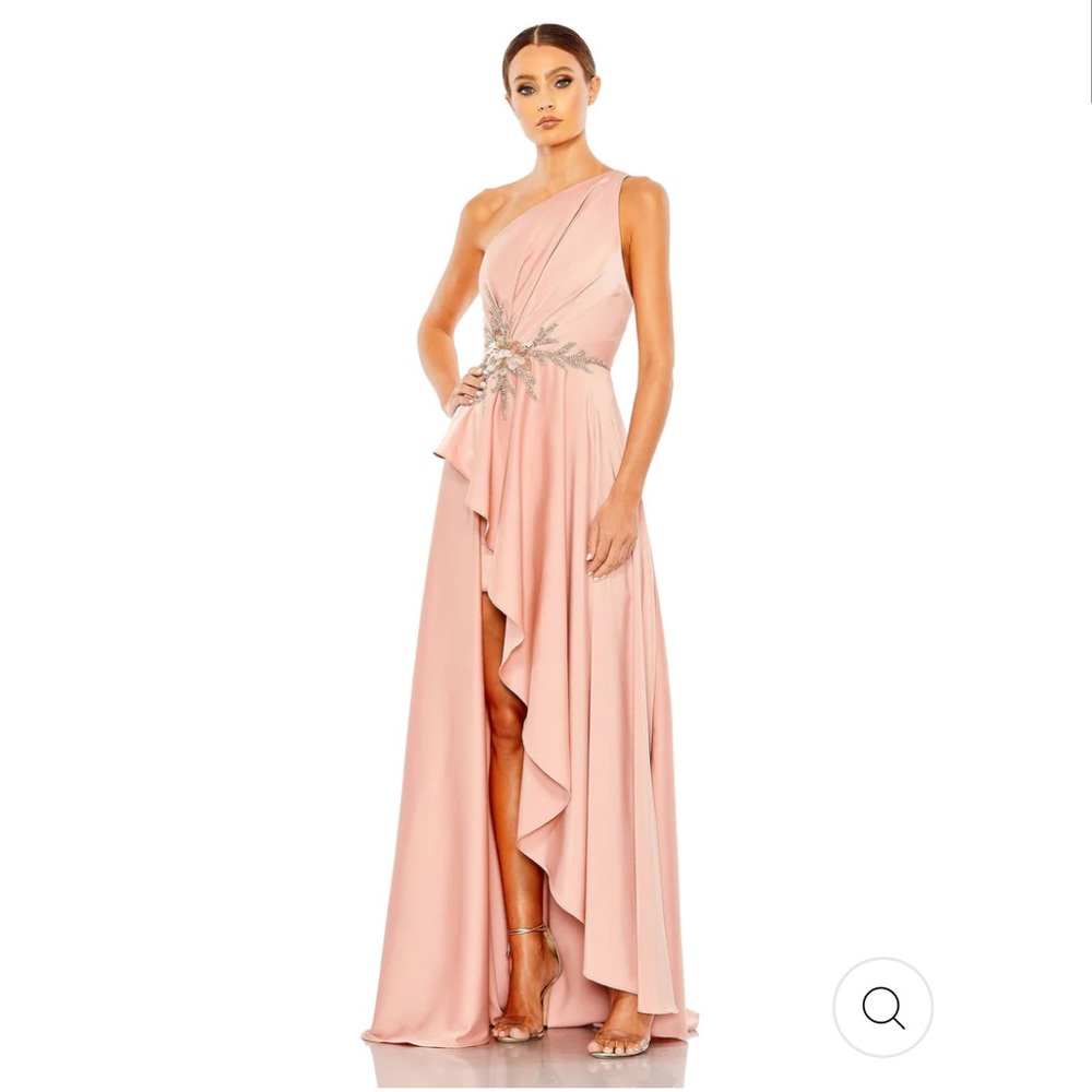 New EMBELLISHED ONE
SHOULDER
ASYMMETRICAL GOWN COLOR ROSE